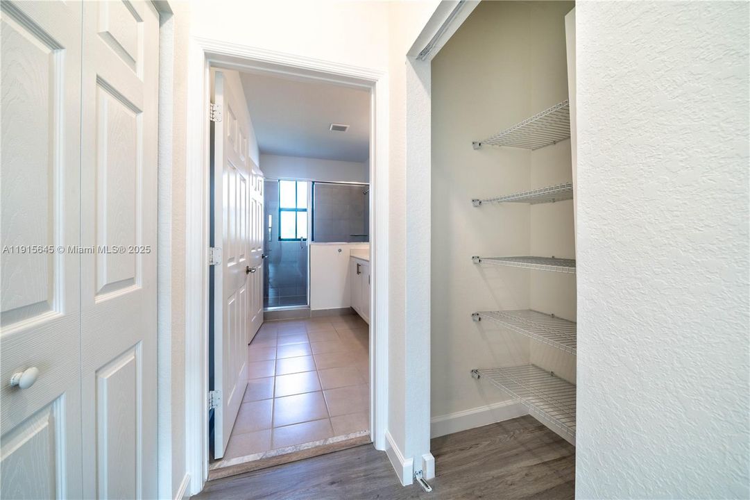 En Venta: $555,000 (3 camas, 2 baños, 1586 Pies cuadrados)