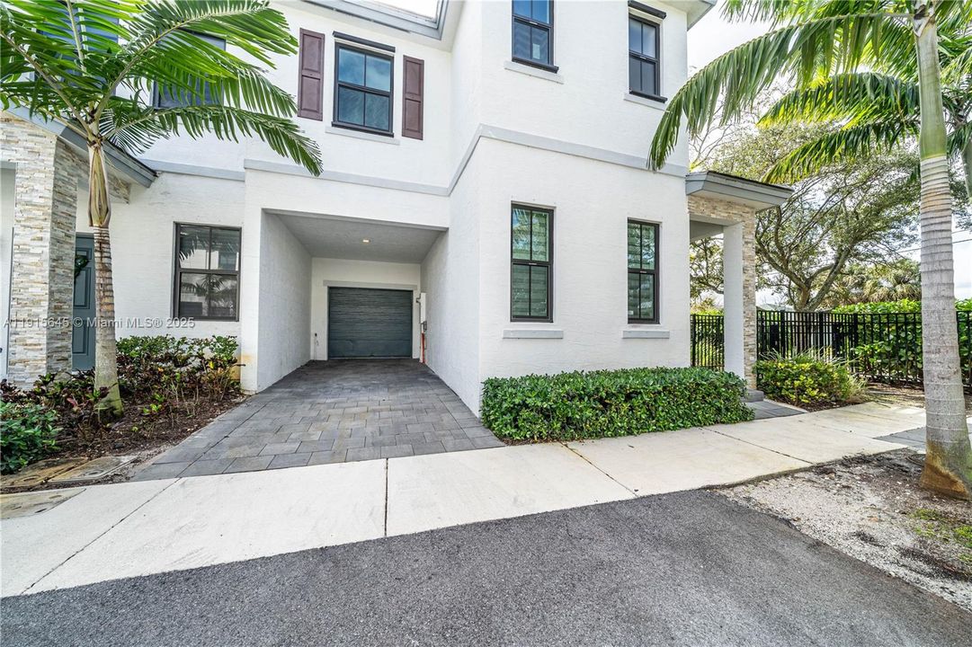 En Venta: $555,000 (3 camas, 2 baños, 1586 Pies cuadrados)