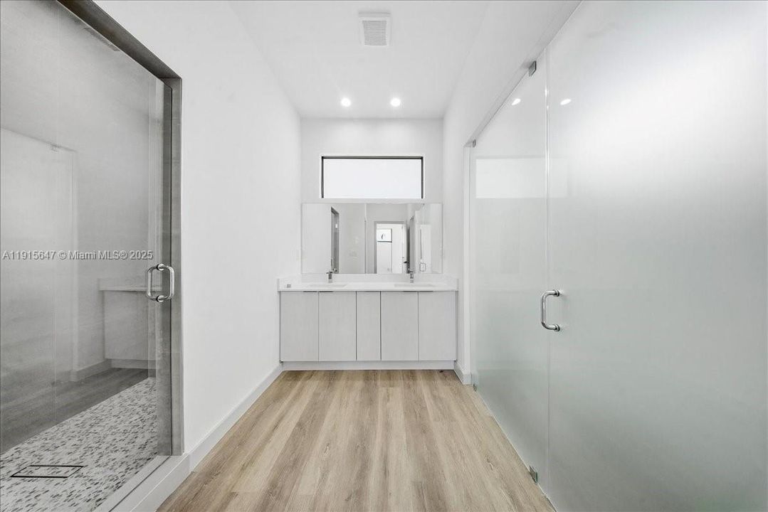 For Sale: $335,000 (3 beds, 2 baths, 1513 Square Feet)