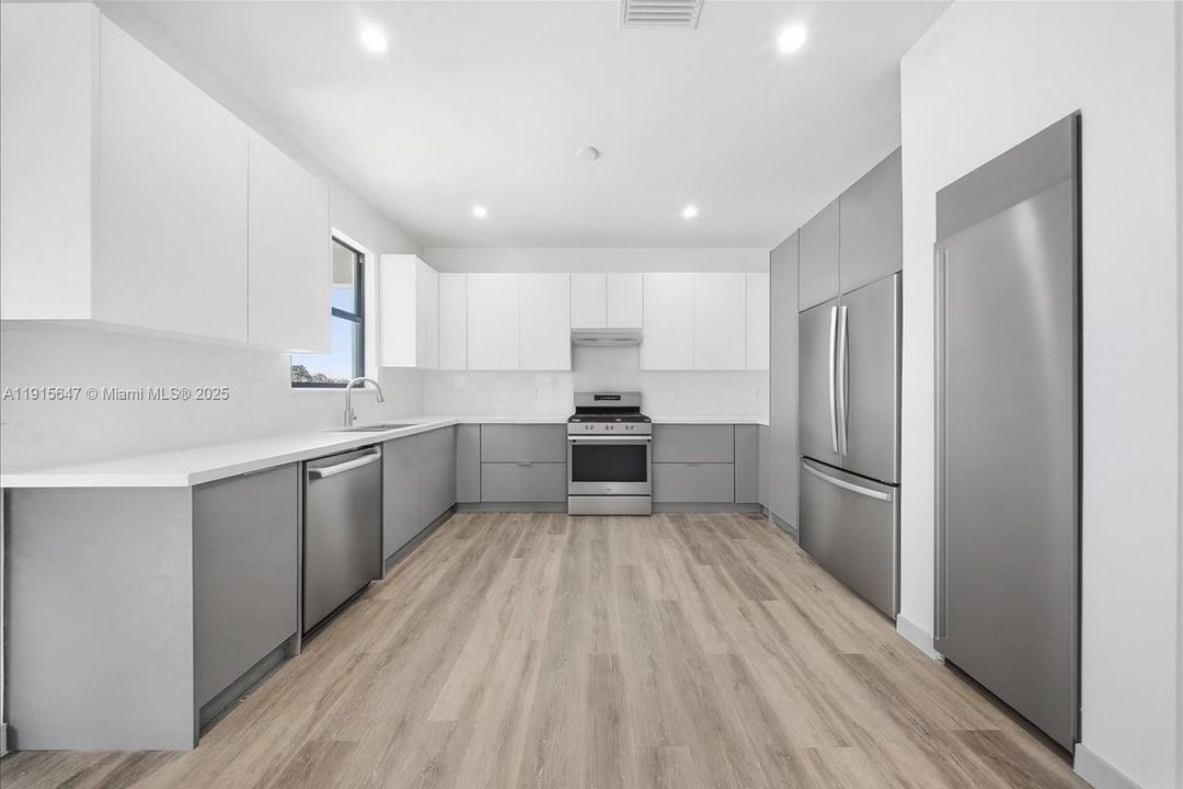 For Sale: $335,000 (3 beds, 2 baths, 1513 Square Feet)