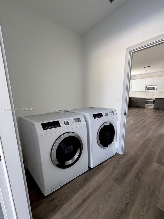 For Sale: $335,000 (3 beds, 2 baths, 1513 Square Feet)