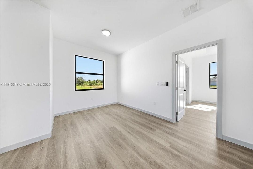 For Sale: $335,000 (3 beds, 2 baths, 1513 Square Feet)