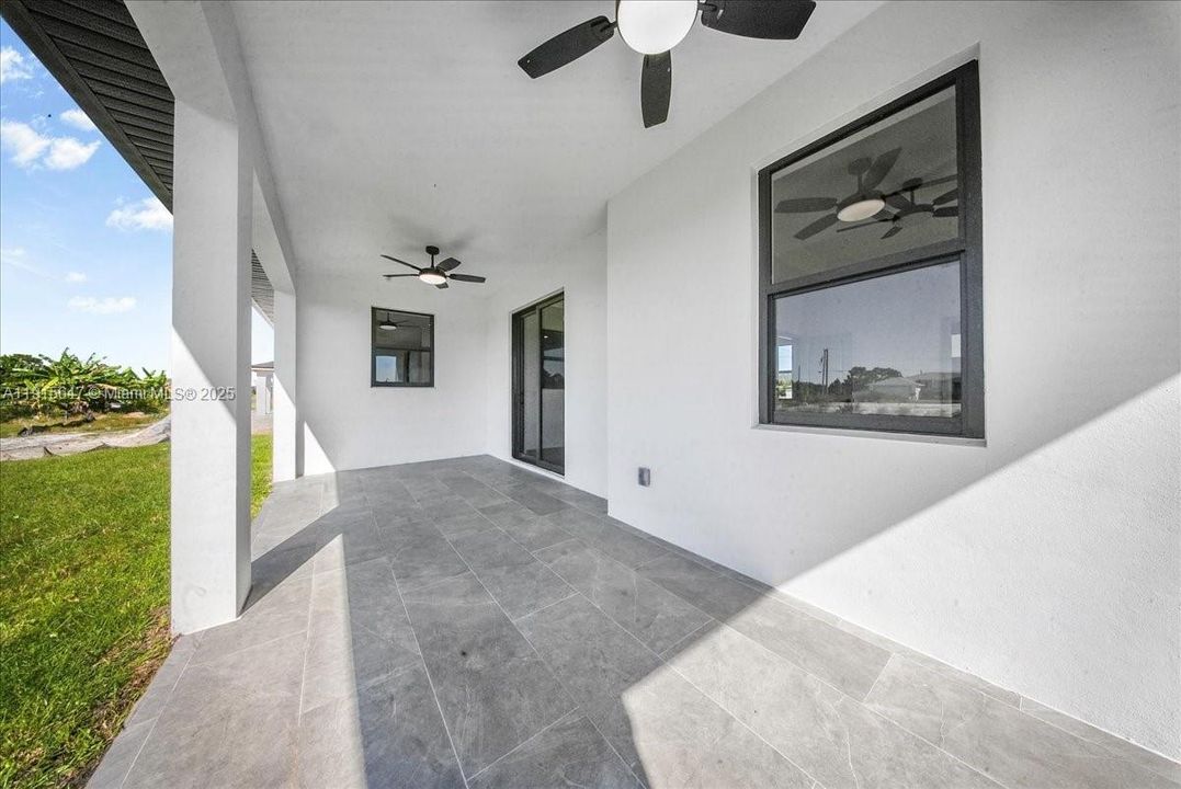 For Sale: $335,000 (3 beds, 2 baths, 1513 Square Feet)