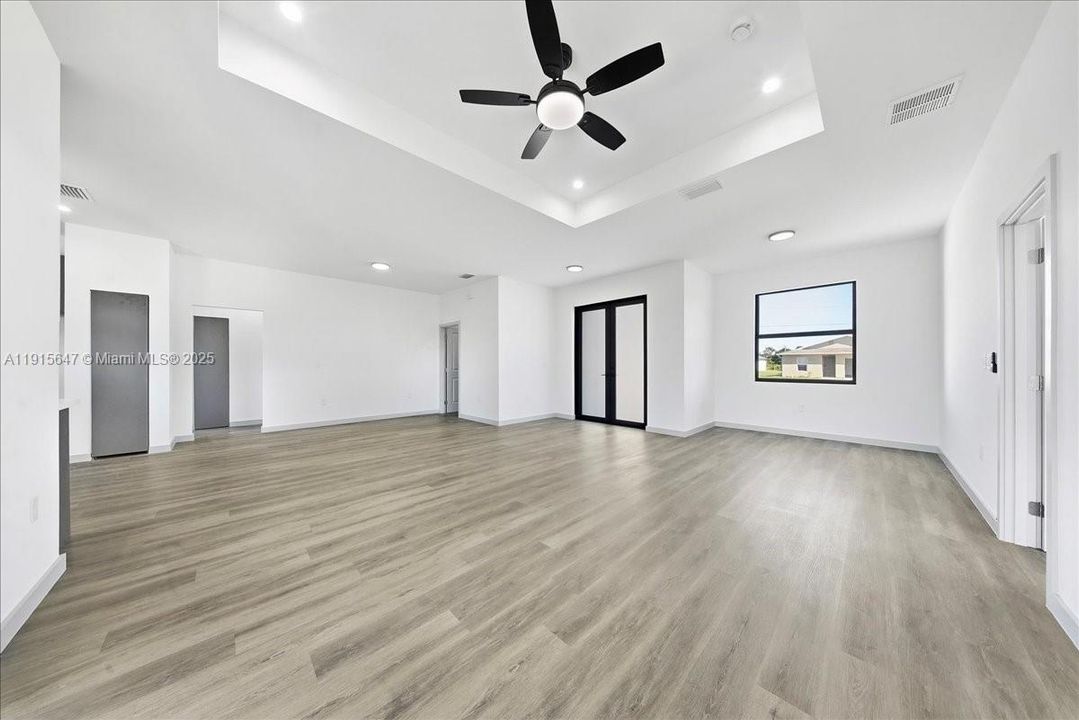 For Sale: $335,000 (3 beds, 2 baths, 1513 Square Feet)