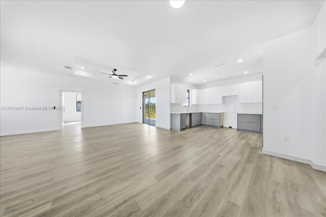 For Sale: $335,000 (3 beds, 2 baths, 1513 Square Feet)