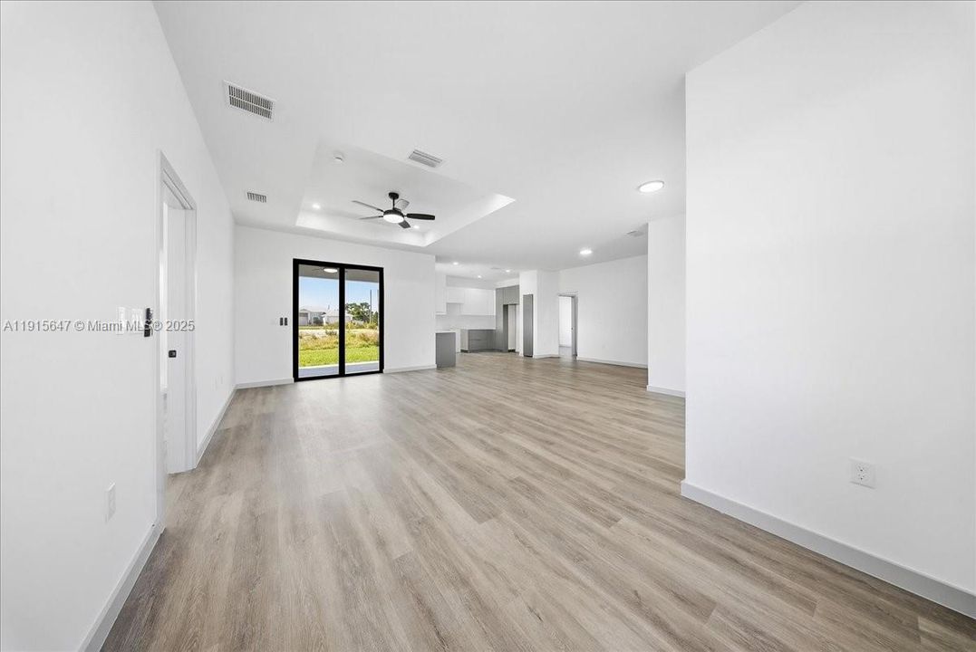 For Sale: $335,000 (3 beds, 2 baths, 1513 Square Feet)