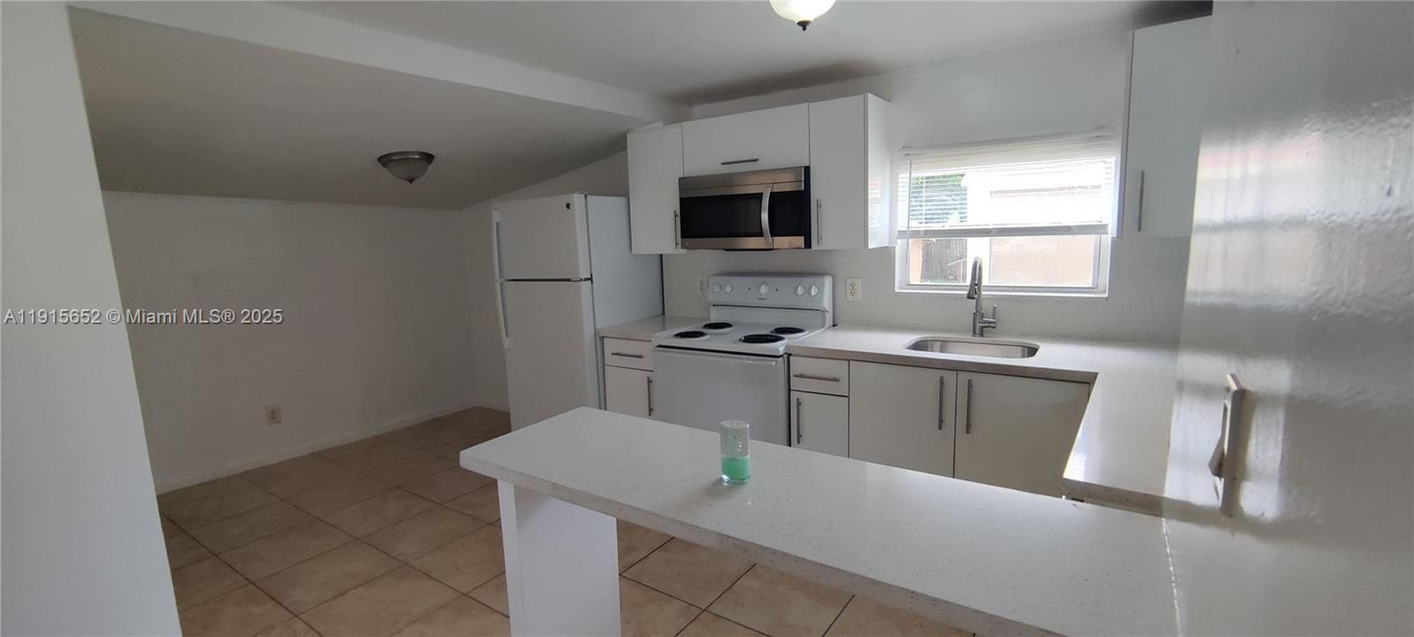 For Sale: $645,000 (0 beds, 0 baths, 1172 Square Feet)