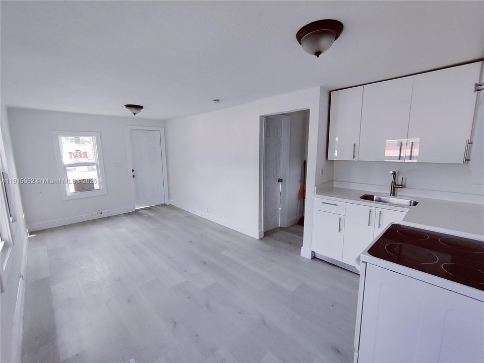 For Sale: $645,000 (0 beds, 0 baths, 1172 Square Feet)