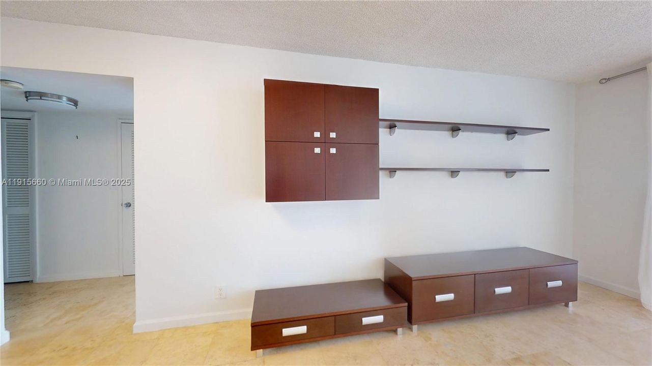 En Venta: $310,000 (2 camas, 2 baños, 1400 Pies cuadrados)