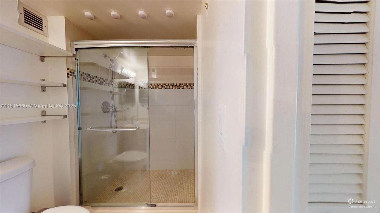 En Venta: $310,000 (2 camas, 2 baños, 1400 Pies cuadrados)