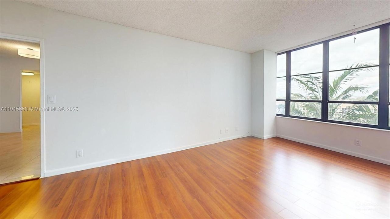 En Venta: $310,000 (2 camas, 2 baños, 1400 Pies cuadrados)