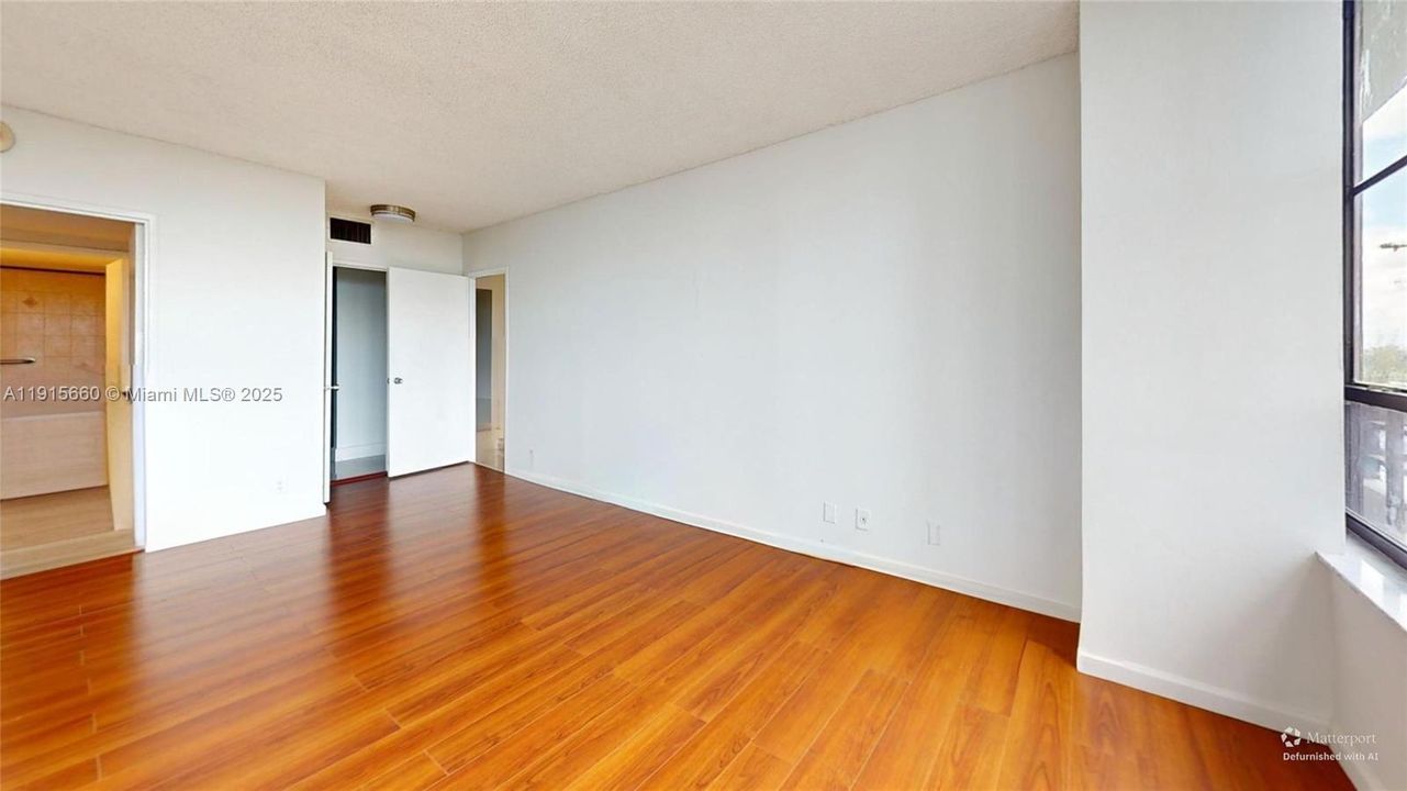 En Venta: $310,000 (2 camas, 2 baños, 1400 Pies cuadrados)