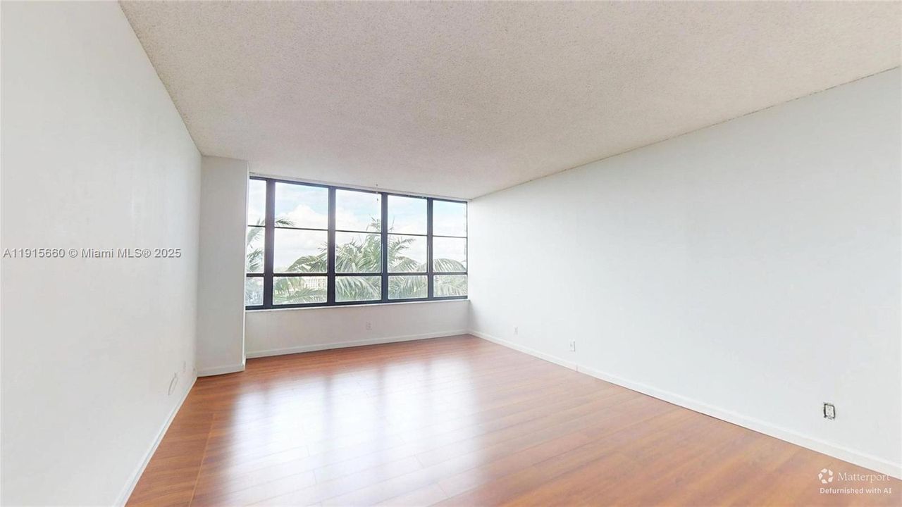 En Venta: $310,000 (2 camas, 2 baños, 1400 Pies cuadrados)