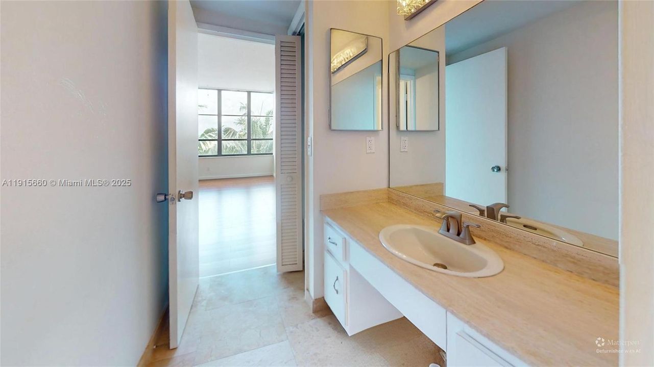 En Venta: $310,000 (2 camas, 2 baños, 1400 Pies cuadrados)