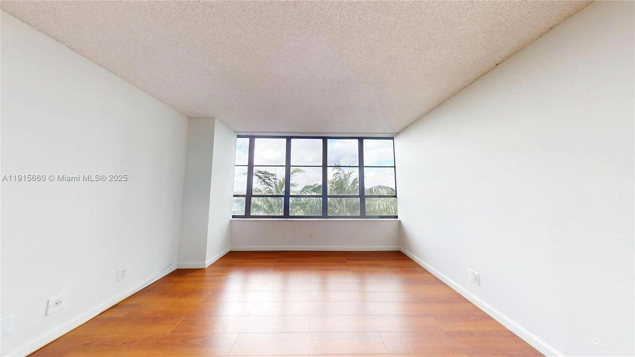 En Venta: $310,000 (2 camas, 2 baños, 1400 Pies cuadrados)