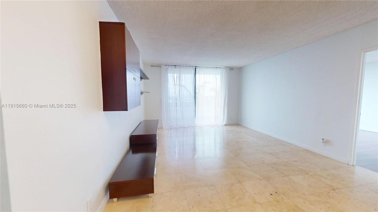 En Venta: $310,000 (2 camas, 2 baños, 1400 Pies cuadrados)