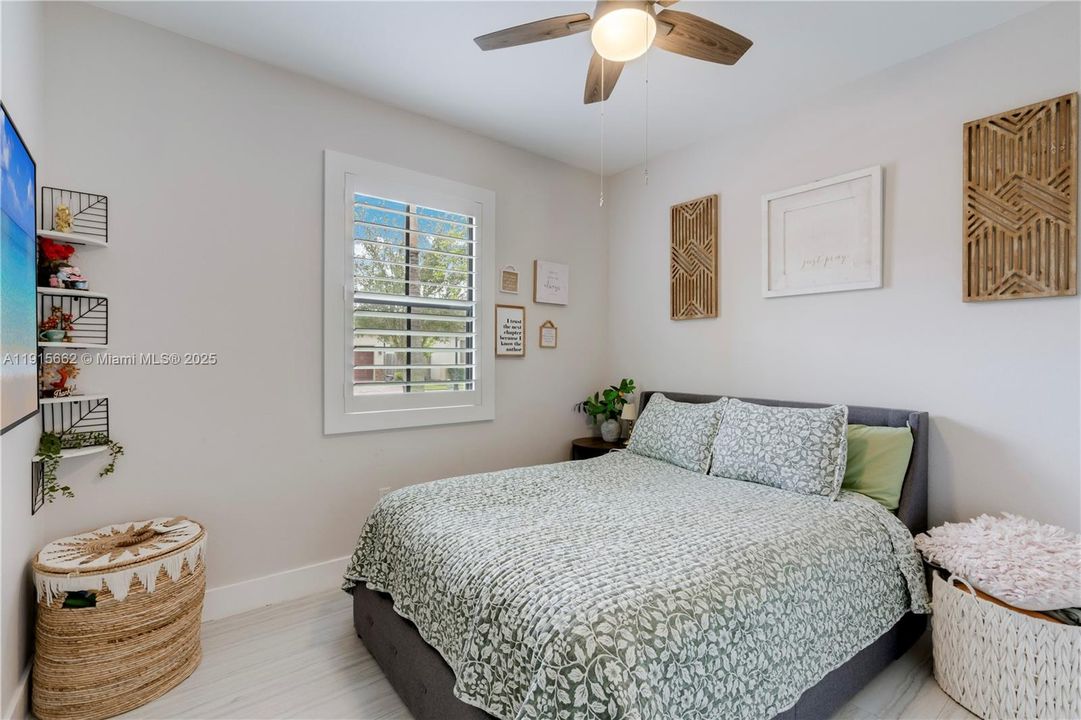 En Venta: $575,000 (5 camas, 3 baños, 2585 Pies cuadrados)