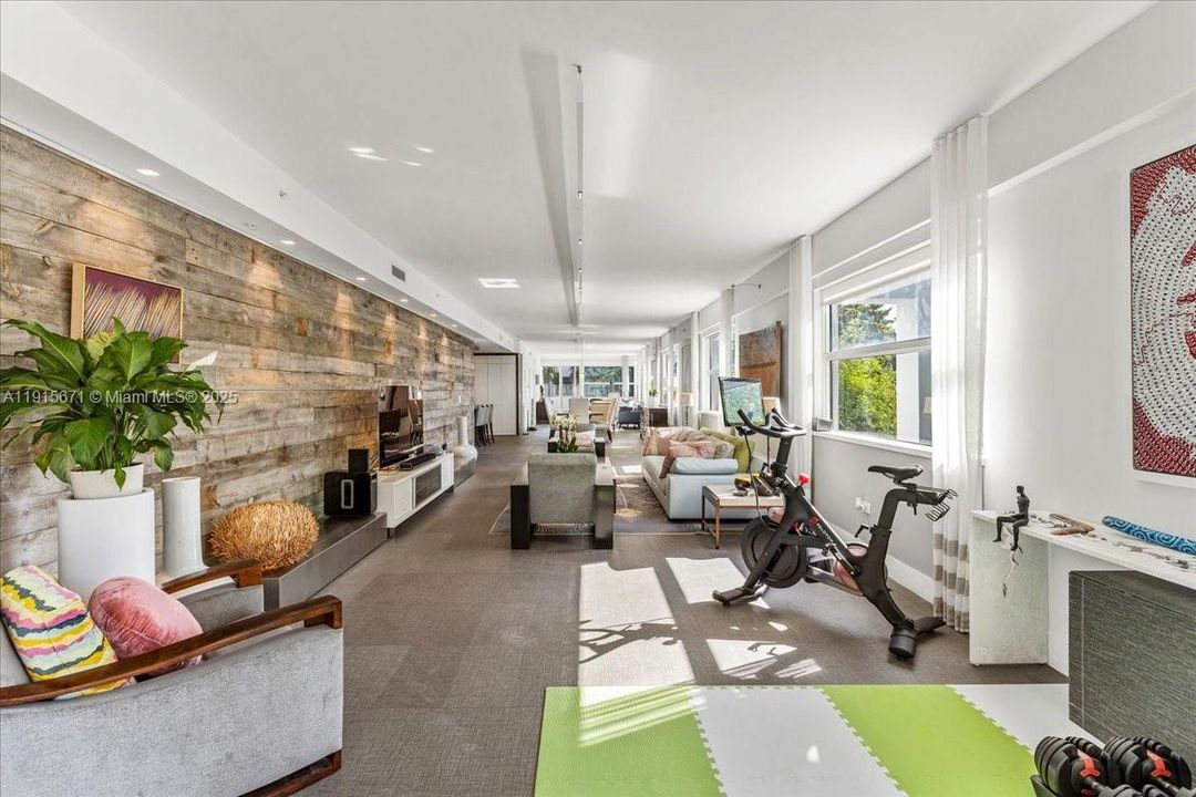 На продажу: $1,899,000 (2 спален, 2 ванн, 2496 Квадратных фут)