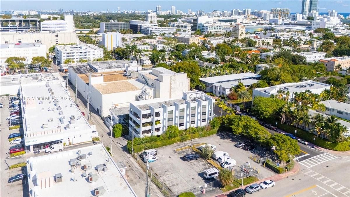 На продажу: $1,899,000 (2 спален, 2 ванн, 2496 Квадратных фут)