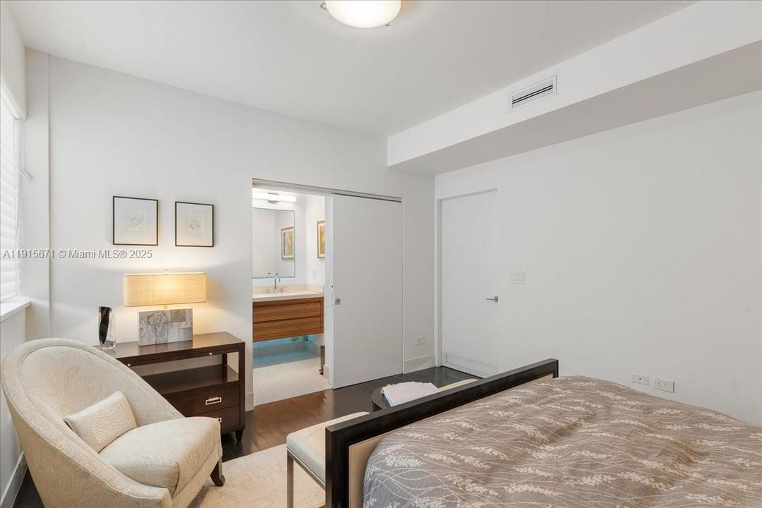 На продажу: $1,899,000 (2 спален, 2 ванн, 2496 Квадратных фут)