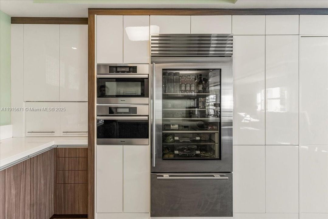 На продажу: $1,899,000 (2 спален, 2 ванн, 2496 Квадратных фут)