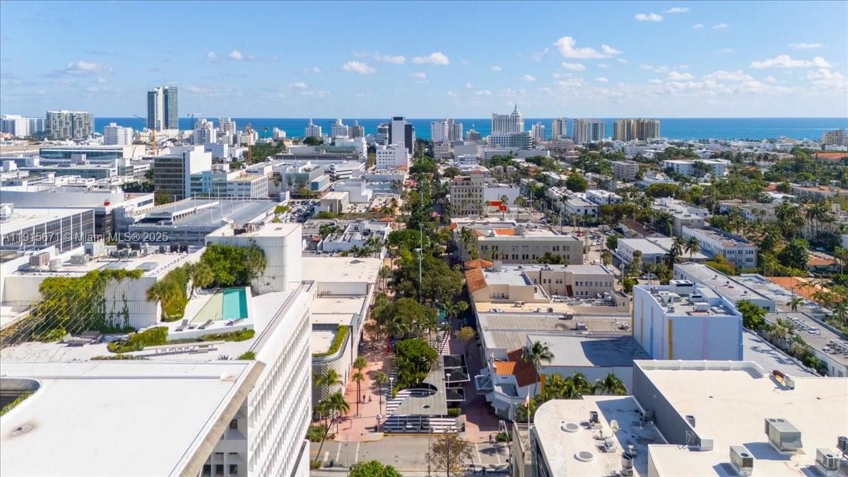 На продажу: $1,899,000 (2 спален, 2 ванн, 2496 Квадратных фут)