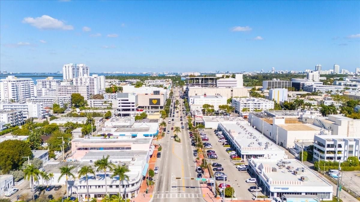 На продажу: $1,899,000 (2 спален, 2 ванн, 2496 Квадратных фут)