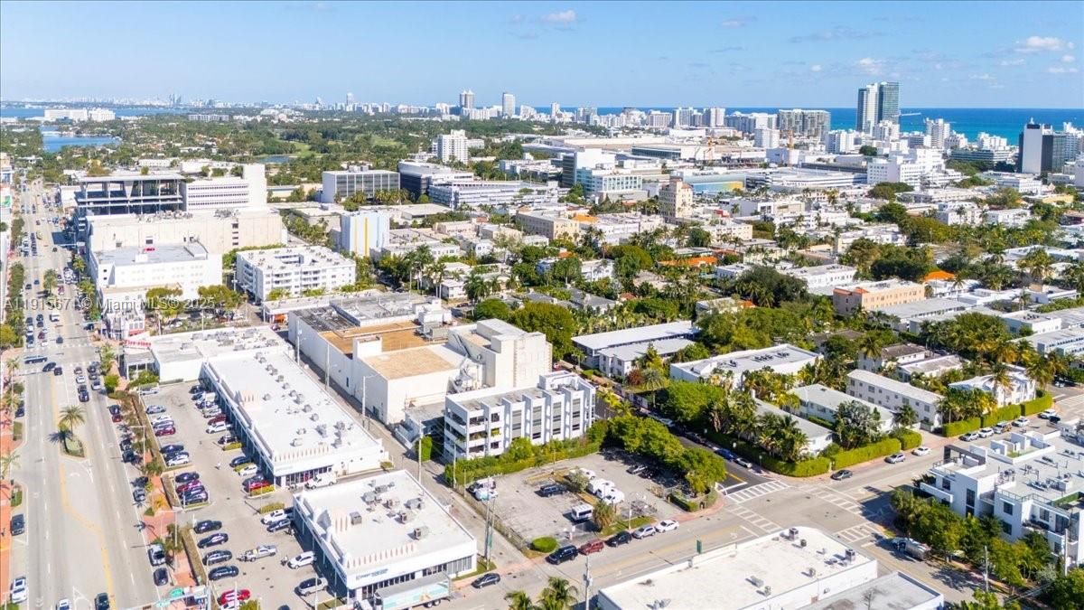 На продажу: $1,899,000 (2 спален, 2 ванн, 2496 Квадратных фут)