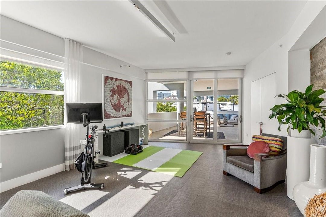 На продажу: $1,899,000 (2 спален, 2 ванн, 2496 Квадратных фут)