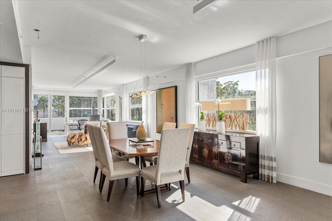 На продажу: $1,899,000 (2 спален, 2 ванн, 2496 Квадратных фут)