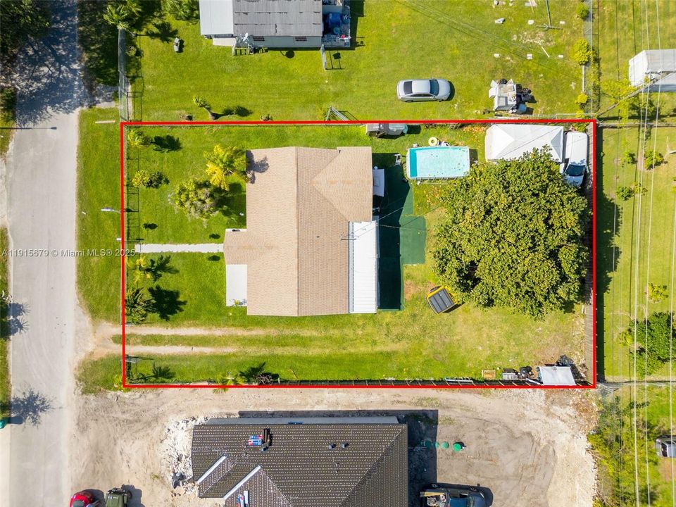 Active With Contract: $439,000 (3 beds, 2 baths, 1184 Square Feet)