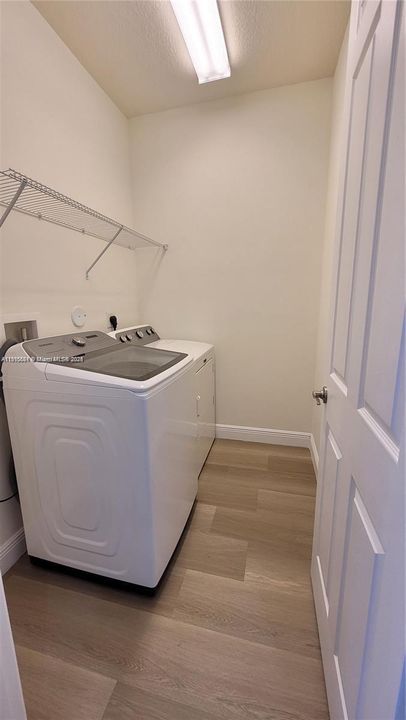 В аренду: $3,100 (3 спален, 2 ванн, 1316 Квадратных фут)