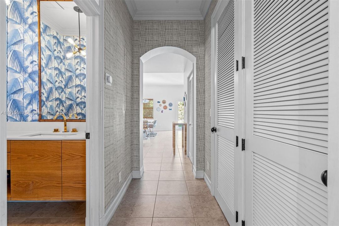 For Sale: $2,345,000 (3 beds, 2 baths, 1967 Square Feet)