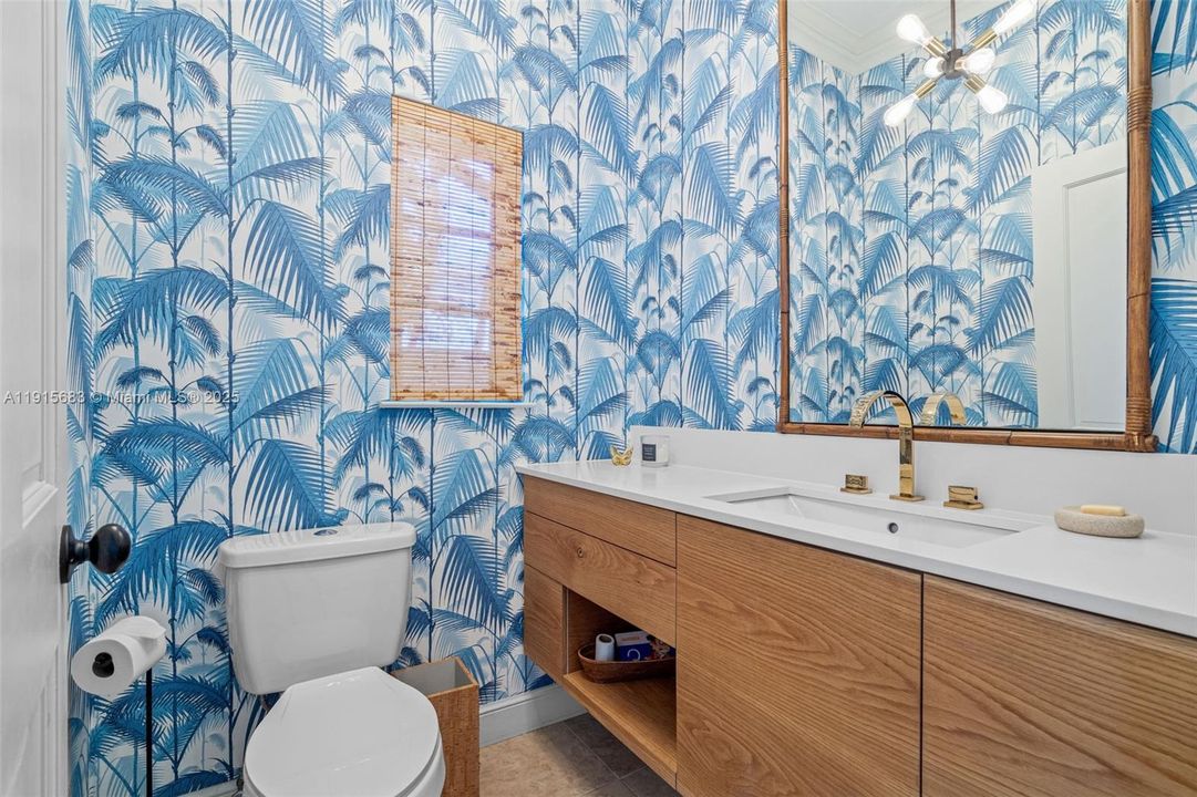 For Sale: $2,345,000 (3 beds, 2 baths, 1967 Square Feet)