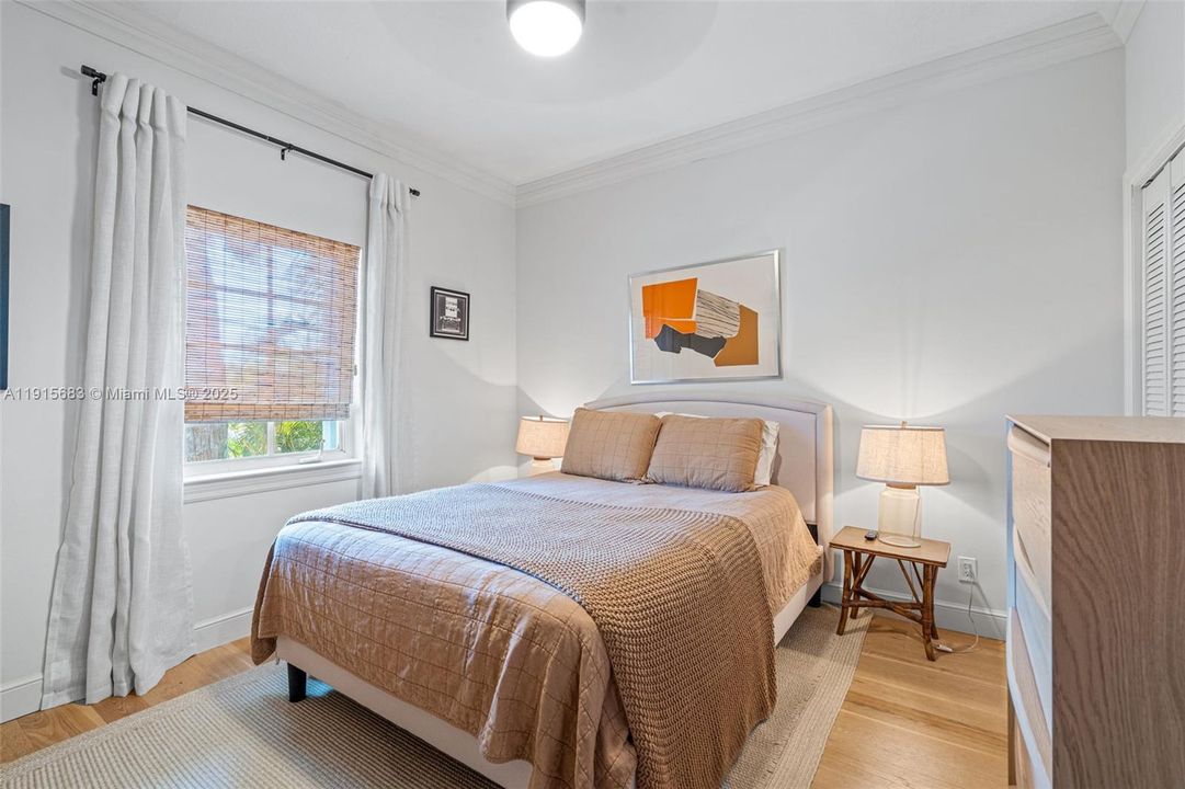 For Sale: $2,345,000 (3 beds, 2 baths, 1967 Square Feet)