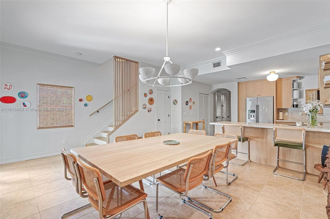 For Sale: $2,345,000 (3 beds, 2 baths, 1967 Square Feet)