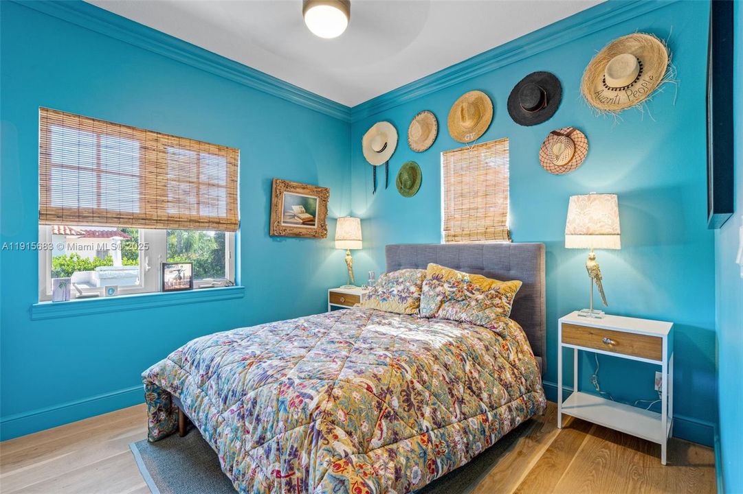 For Sale: $2,345,000 (3 beds, 2 baths, 1967 Square Feet)