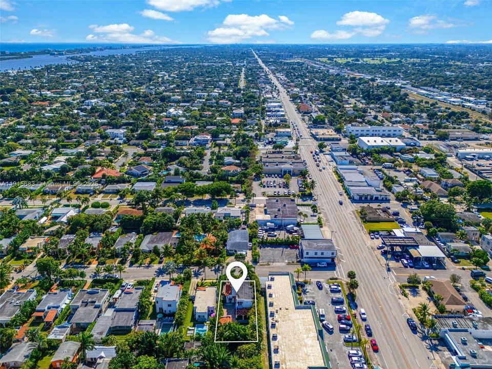 For Sale: $2,345,000 (3 beds, 2 baths, 1967 Square Feet)
