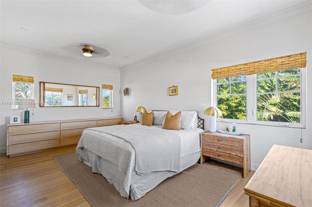 For Sale: $2,345,000 (3 beds, 2 baths, 1967 Square Feet)