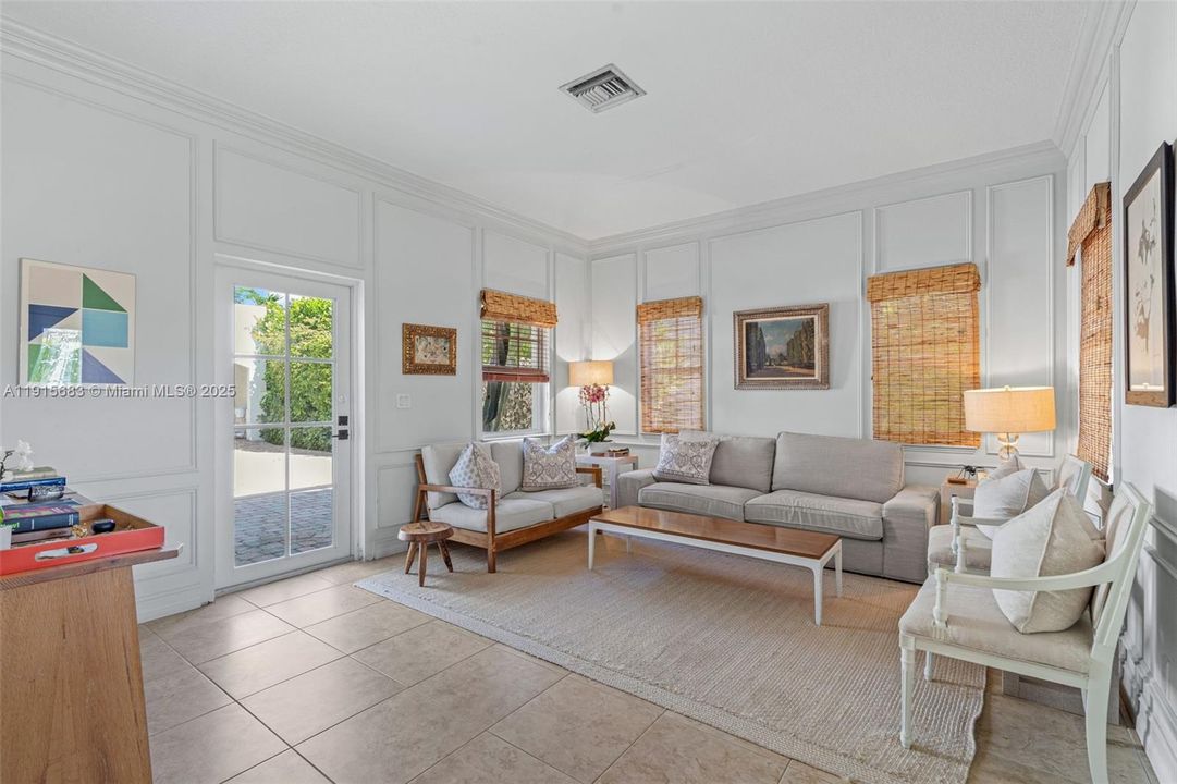 For Sale: $2,345,000 (3 beds, 2 baths, 1967 Square Feet)