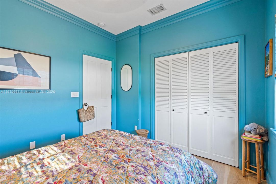 For Sale: $2,345,000 (3 beds, 2 baths, 1967 Square Feet)