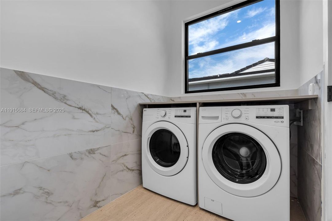 待售: $2,249,000 (4 贝兹, 4 浴室, 0 平方英尺)