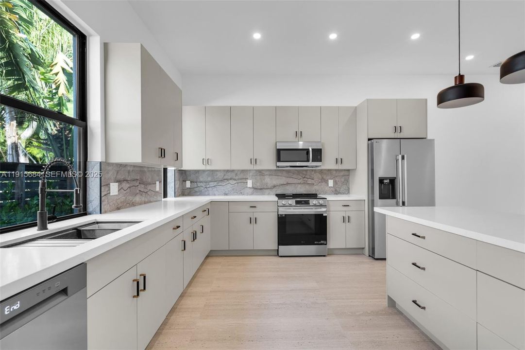 待售: $2,249,000 (4 贝兹, 4 浴室, 0 平方英尺)