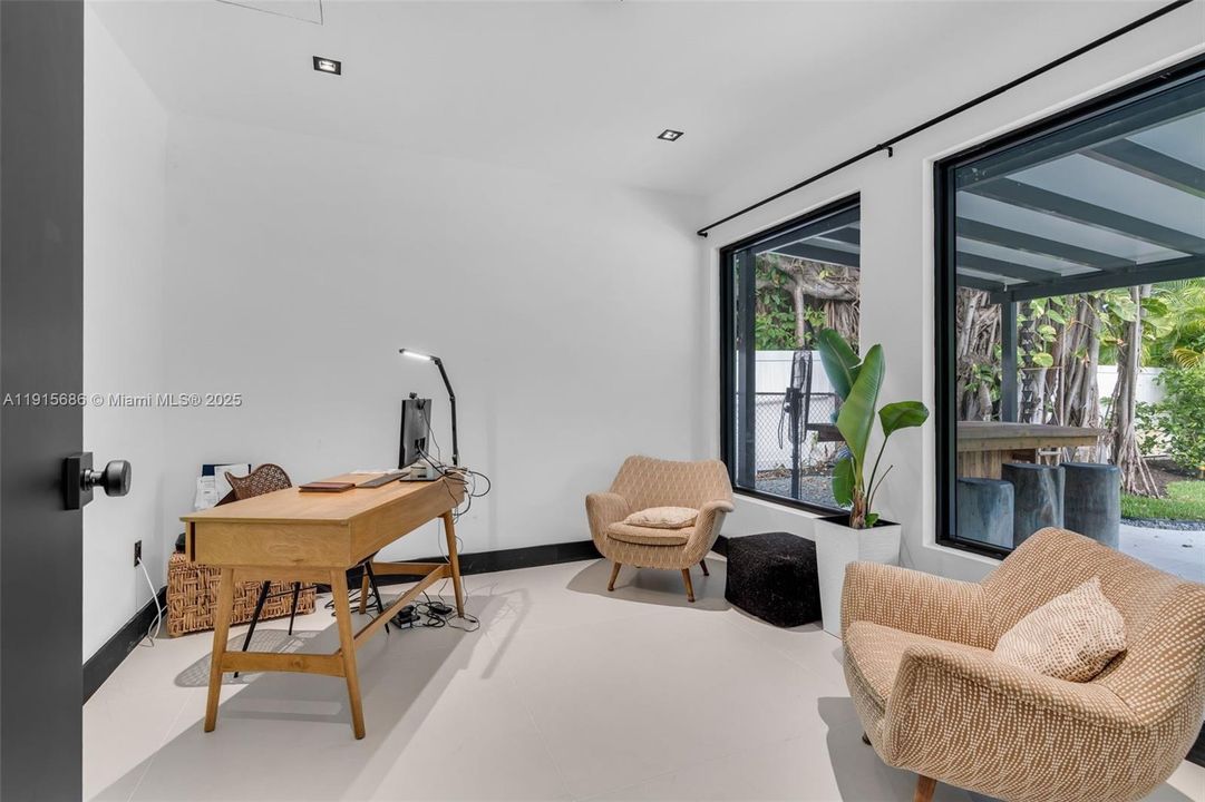 На продажу: $2,990,000 (4 спален, 4 ванн, 2975 Квадратных фут)