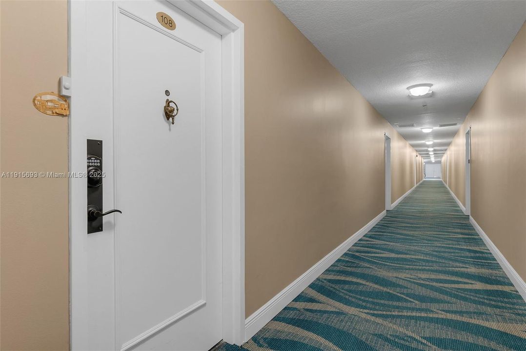 For Sale: $699,900 (2 beds, 2 baths, 1220 Square Feet)