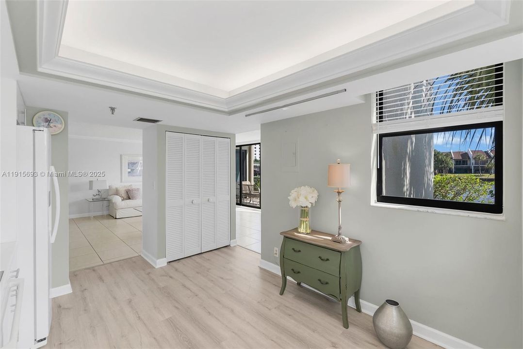 For Sale: $699,900 (2 beds, 2 baths, 1220 Square Feet)