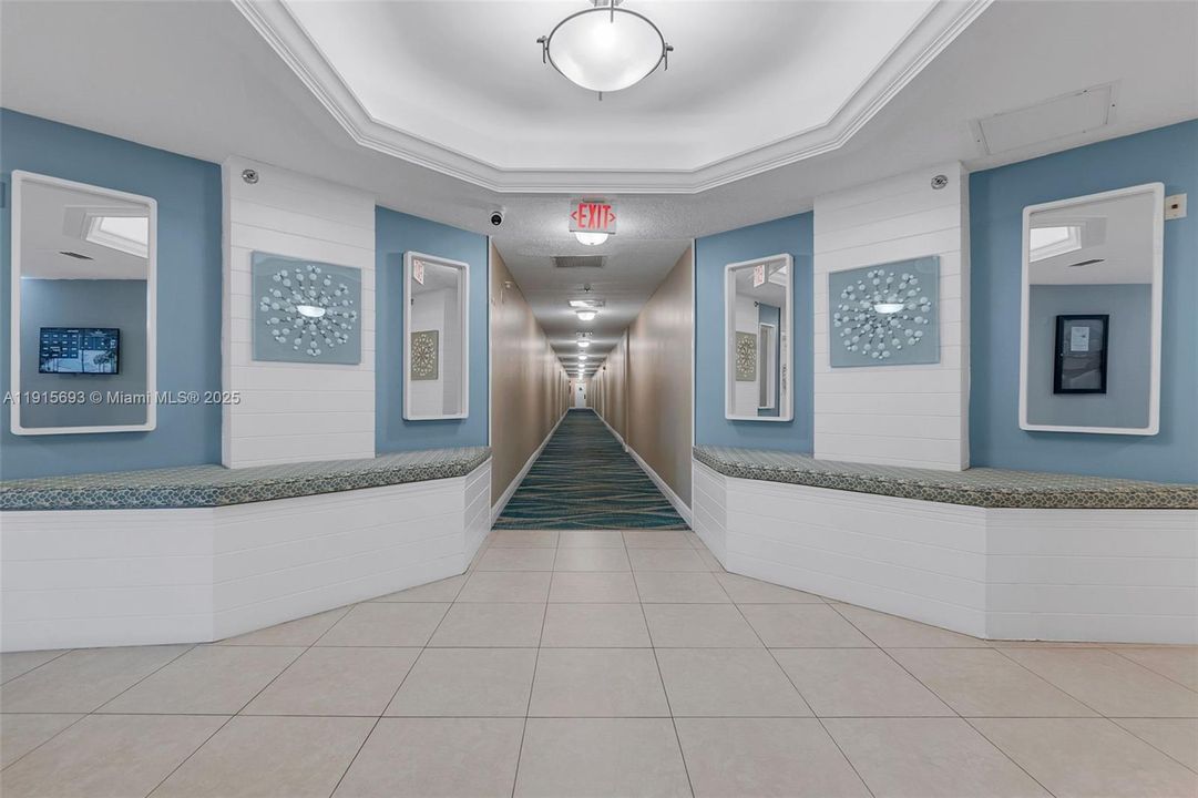 For Sale: $699,900 (2 beds, 2 baths, 1220 Square Feet)