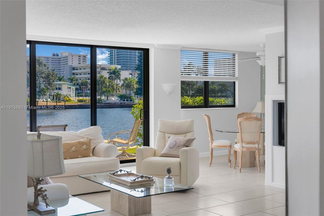 For Sale: $699,900 (2 beds, 2 baths, 1220 Square Feet)