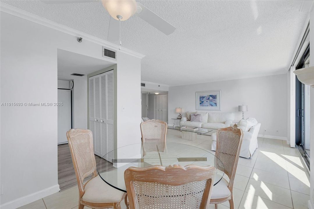 For Sale: $699,900 (2 beds, 2 baths, 1220 Square Feet)