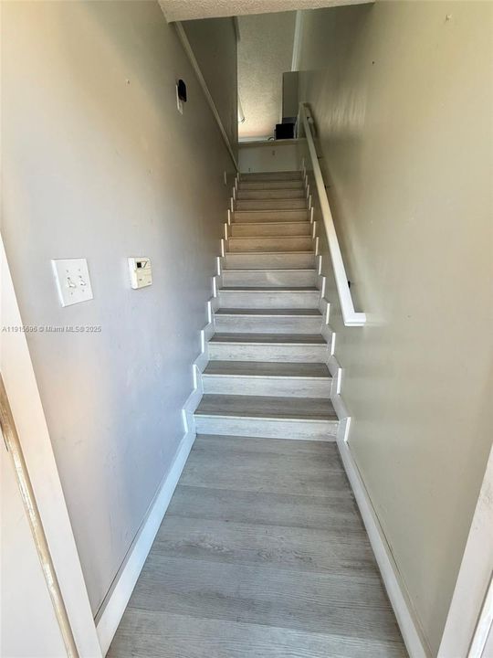 For Rent: $2,200 (2 beds, 2 baths, 990 Square Feet)